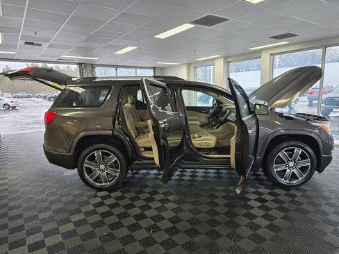 Used 2019 GMC Acadia Denali w/ Technology Package image 18