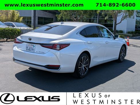 Certified 2023 Lexus ES 250 w/ Premium Package AWD/4WD image 8