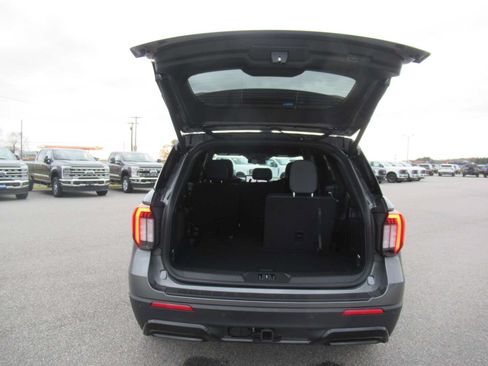 New 2026 Ford Explorer ST-Line w/ ST-Line Street Pack AWD/4WD image 16