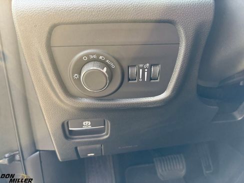 Certified 2025 Jeep Grand Cherokee L Laredo image 15