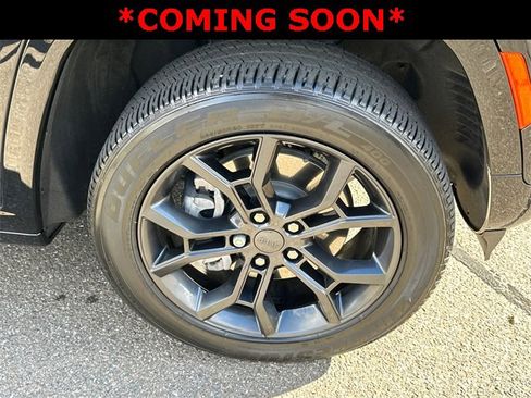 Used 2023 Jeep Grand Cherokee 30th Anniversary image 7