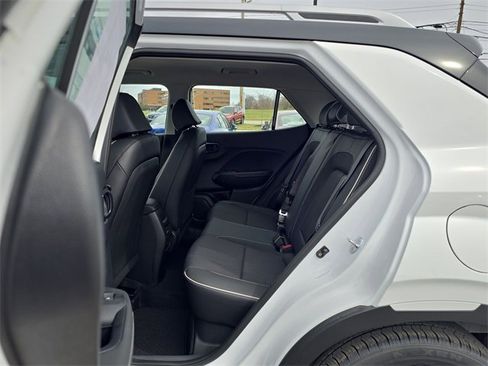 Used 2025 Hyundai Venue Limited image 22