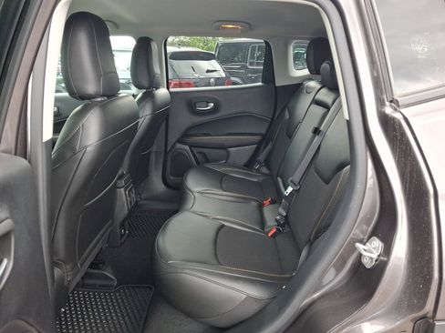 Used 2020 Jeep Compass Latitude w/ Cold Weather Group AWD/4WD image 16
