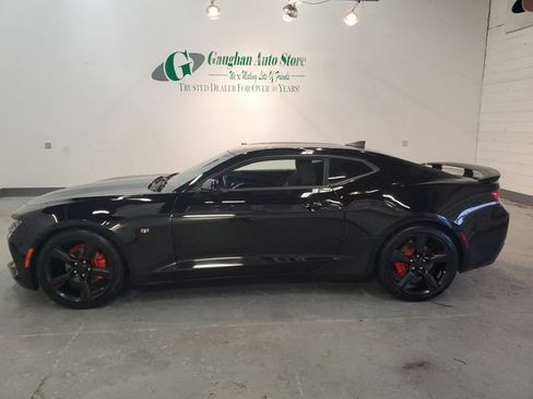 Used 2017 Chevrolet Camaro LT RWD image 3