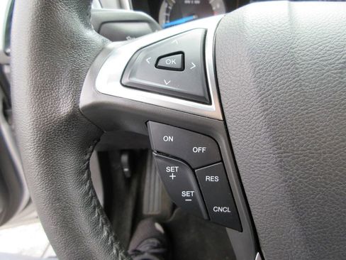 Used 2016 Ford Fusion SE w/ Equipment Group 201A image 24