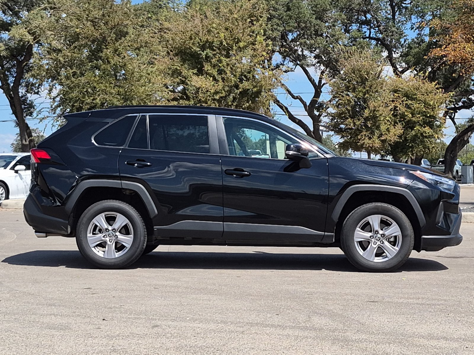 Certified 2025 Toyota RAV4 XLE FWD image 6