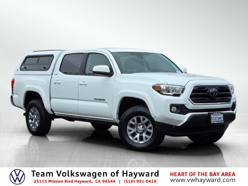 Used 2018 Toyota Tacoma SR5 RWD image 1