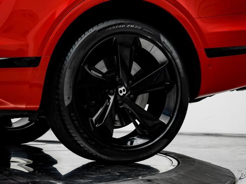 Used 2019 Bentley Bentayga image 98
