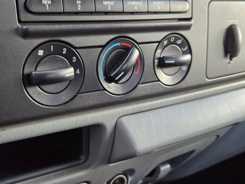 Used 2005 Ford F250 XL AWD/4WD image 18