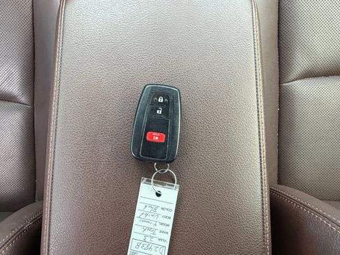 Used 2023 Toyota 4Runner Limited AWD/4WD image 26