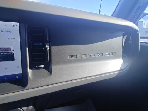 Used 2024 Ford Bronco Black Diamond image 14