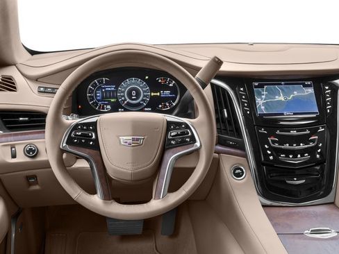 Used 2018 Cadillac Escalade Platinum AWD/4WD image 10