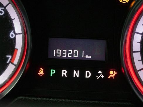 Used 2014 Dodge Grand Caravan SXT image 31