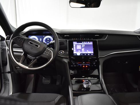 New 2025 Jeep Grand Cherokee Laredo X image 31