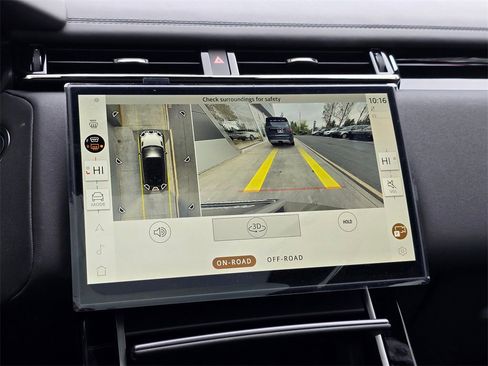 New 2026 Land Rover Range Rover Velar Dynamic SE image 13