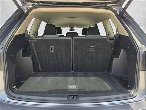 Used 2025 Volkswagen Atlas SE FWD image 6