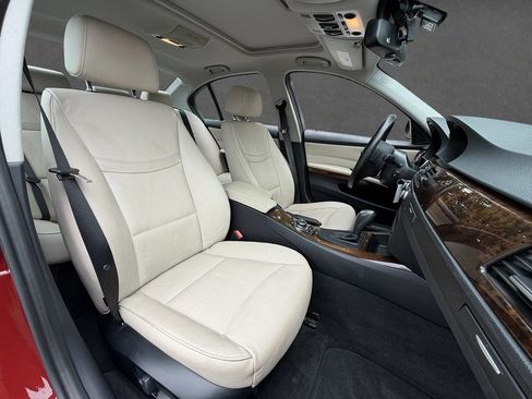 Used 2011 BMW 328i xDrive Sedan AWD/4WD image 8