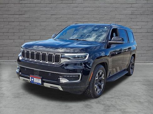 Used 2023 Jeep Wagoneer Series III w/ Preferred Equipment Group AWD/4WD image 5