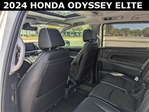 Used 2024 Honda Odyssey Elite image 21