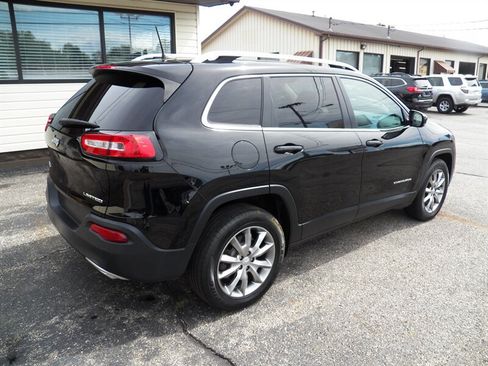 Used 2018 Jeep Cherokee Limited AWD/4WD image 7