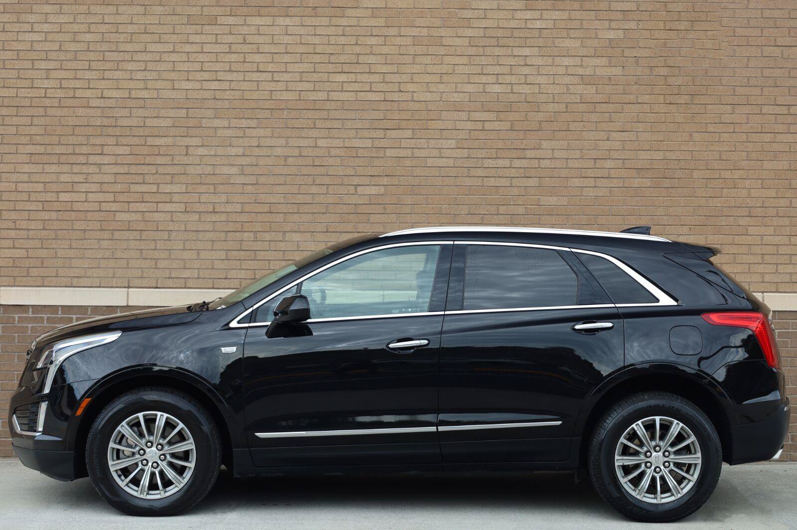 Used 2019 Cadillac XT5 Luxury FWD image 2