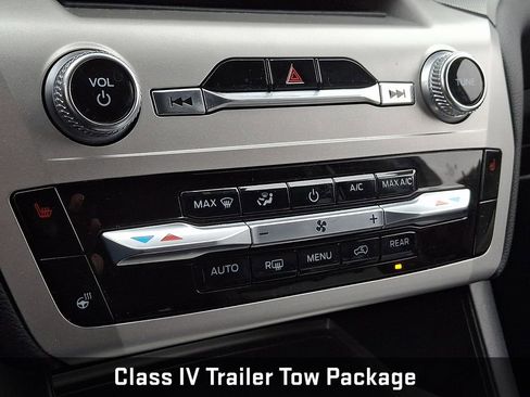 Used 2022 Ford Explorer XLT w/ Equipment Group 202A image 15