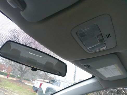 Used 2016 Toyota Corolla LE image 28