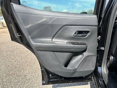 New 2026 Nissan Kicks S image 21