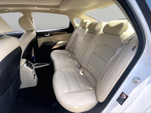 Used 2019 Kia Cadenza Technology FWD image 32