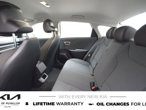 New 2025 Kia K4 LX image 12