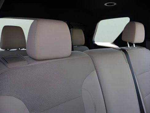 Used 2023 Chevrolet Traverse LS AWD/4WD image 16