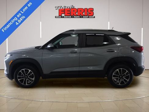 Used 2024 Chevrolet TrailBlazer LT AWD/4WD image 2