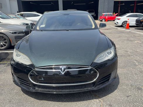 Used 2014 Tesla Model S P85 RWD image 2