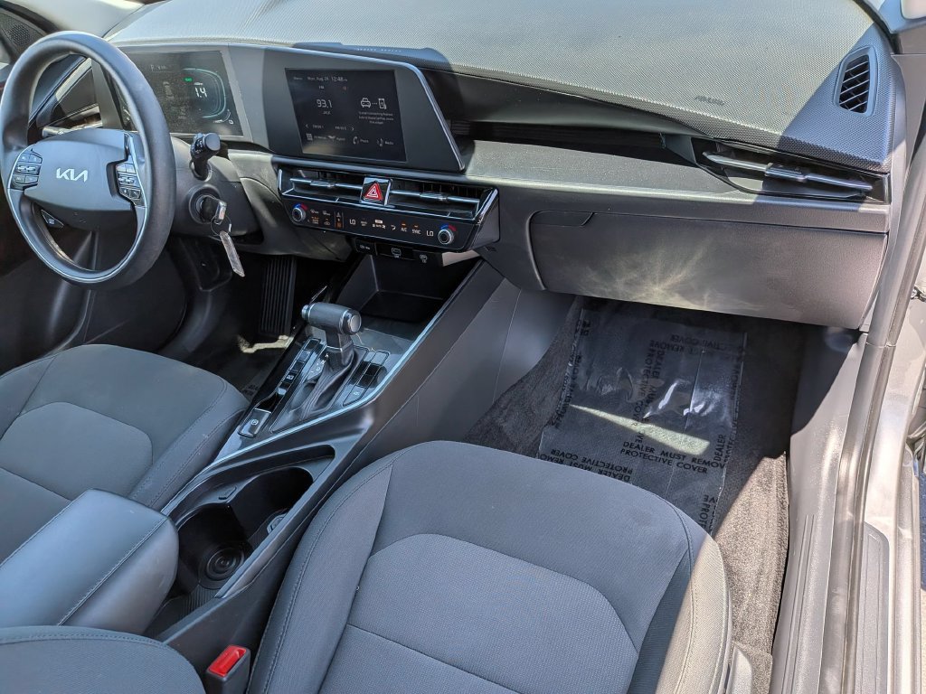 Used 2025 Kia Niro LX FWD image 31