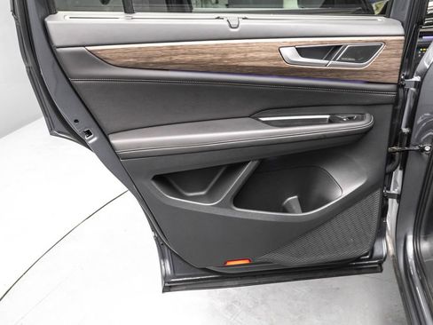 Certified 2025 Volkswagen Atlas SEL Premium R-Line image 28