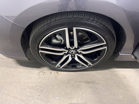 Used 2017 Honda Accord Touring image 29