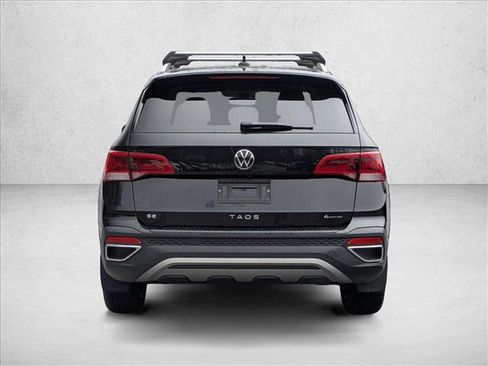 Used 2024 Volkswagen Taos SE image 7