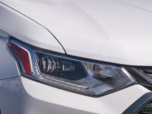 Used 2019 Chevrolet Traverse Premier w/ Redline Edition FWD image 4