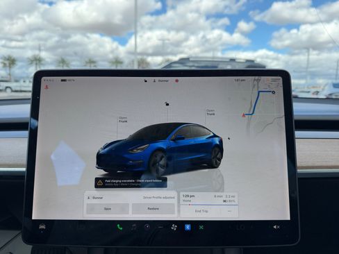 Used 2022 Tesla Model 3 Long Range image 10