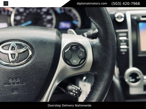 Used 2013 Toyota Camry SE FWD image 30