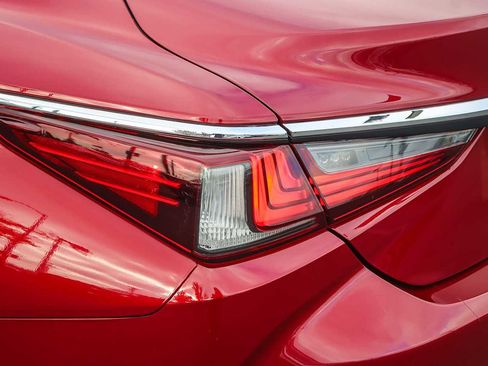 Certified 2019 Lexus ES 350 image 8