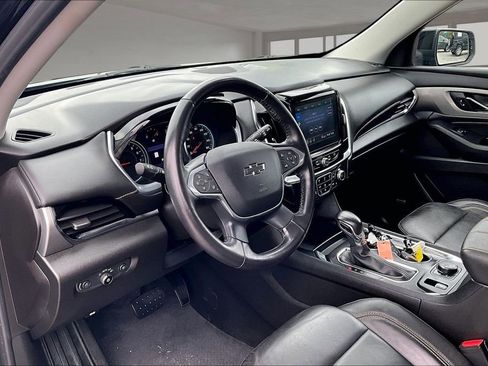 Used 2021 Chevrolet Traverse RS AWD/4WD image 16