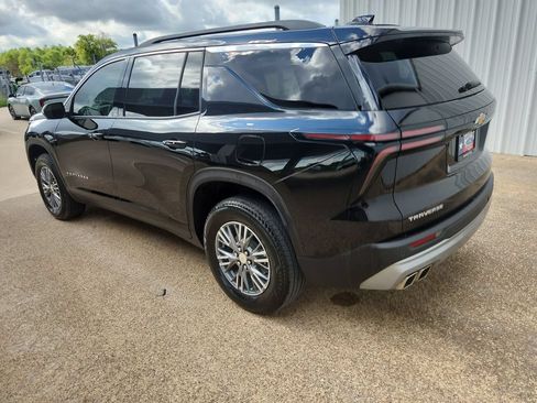 Used 2025 Chevrolet Traverse LT w/ Driver Confidence Package FWD image 6