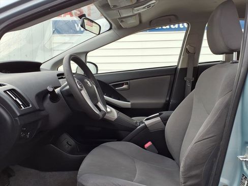 Used 2013 Toyota Prius Two image 8