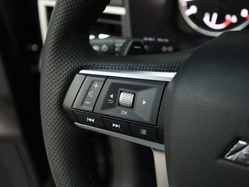 New 2025 Mitsubishi Outlander SE image 7