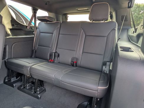Used 2026 Chevrolet Suburban Premier w/ Sun And Tow Package RWD image 25
