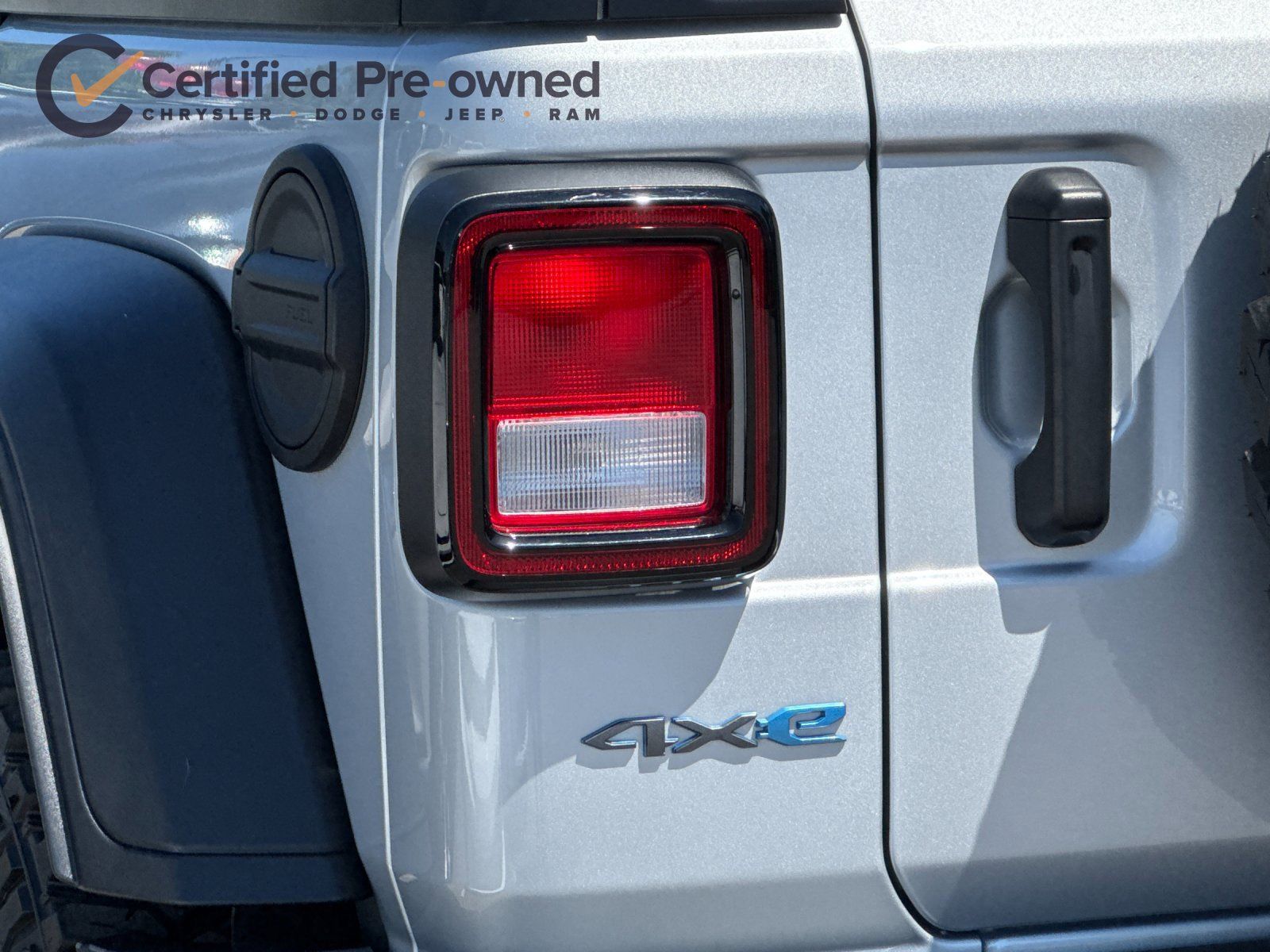 Used 2023 Jeep Wrangler Unlimited w/ Cold Weather Group AWD/4WD image 26