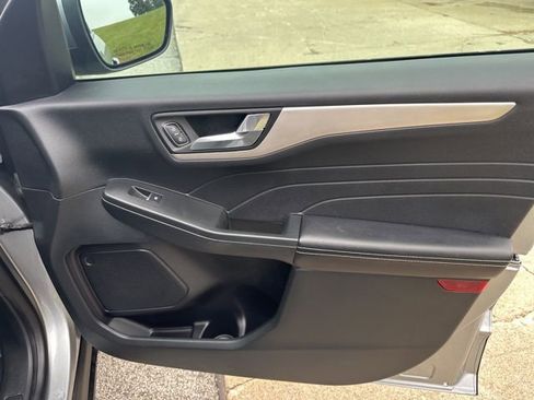 Used 2021 Ford Escape SEL w/ Technology Package image 36