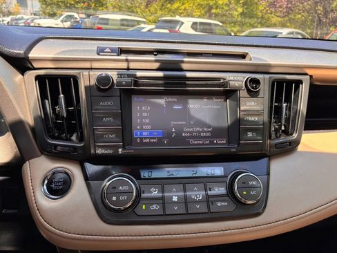 Used 2014 Toyota RAV4 Limited AWD/4WD image 32