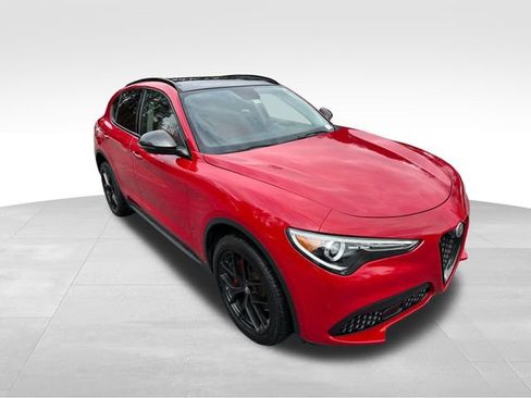 Used 2019 Alfa Romeo Stelvio Ti w/ Nero Edizione image 7